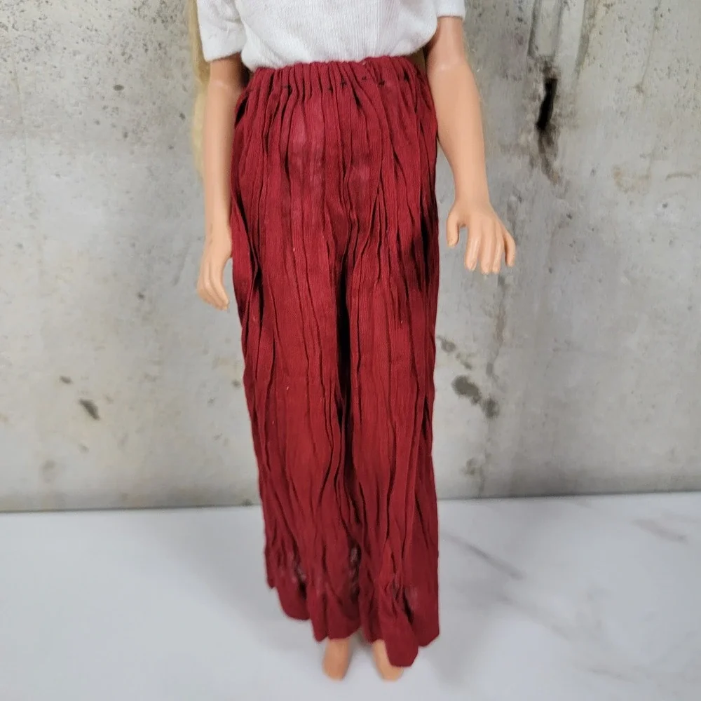 Hasbro 1987 Vintage Maxie Fashion Doll Blonde Hair Blue Eyes white dress‎